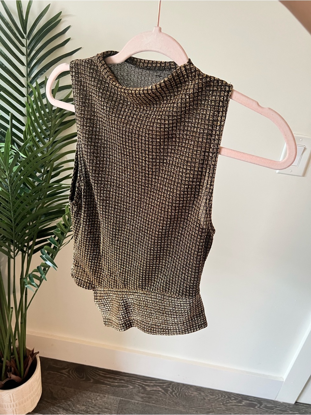 Sleeveless Metallic Knit Tank Top - Gold/Black